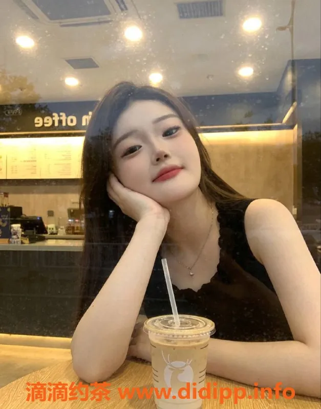 广州楼凤-天河区小柒，168cm D罩杯嫩妹，服务超赞