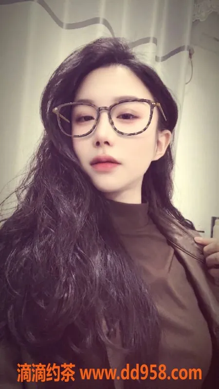 广州楼凤-白云区小零，160身高，B罩杯，服务超满意！