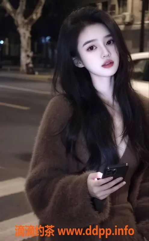 成都楼凤-武侯区零柒柒，身材超赞，车牌4.5bt