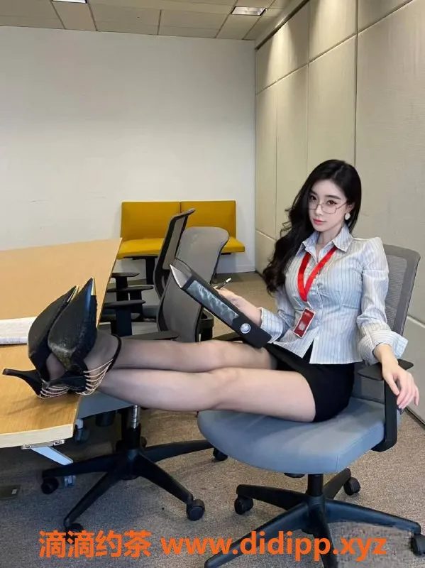 深圳楼凤-龙岗小高启兰，165身高C罩杯，1200起步