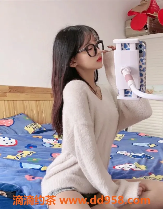 广州楼凤-天河嫩妹昭昭8P鸳鸯浴服务