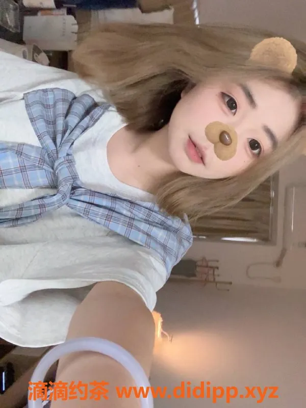 广州楼凤-天河糯糯，600元童颜巨乳服务等你体验