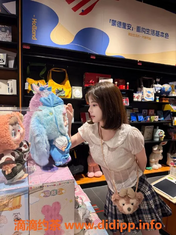 深圳楼凤-南山金灵，162cm 45kg，1500P体験