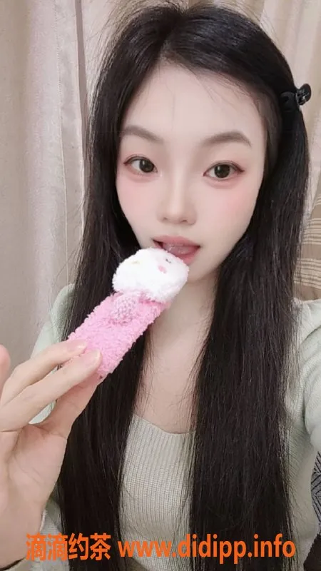 深圳楼凤资源信息,龙华可口可乐，23岁160b 45kg，服务优质