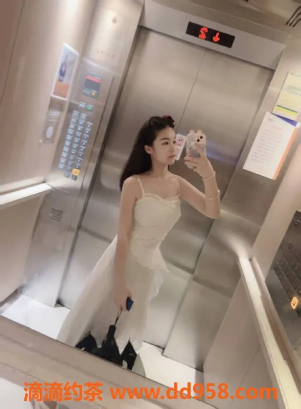 广州楼凤-天河小颖，身高165，价格500，服务优质