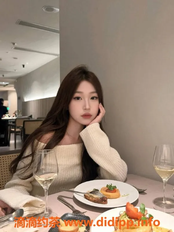 深圳楼凤-福田苏苏，700元私密服务体验