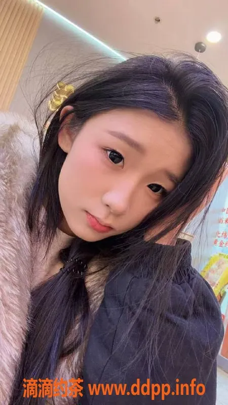 成都楼凤-成华区18岁小布丁，身高163、90斤，服务全能