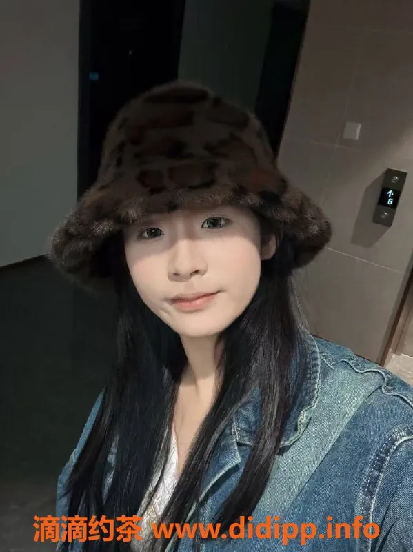 成都楼凤资源信息,成华区18岁小布丁，身高163、90斤，服务全能