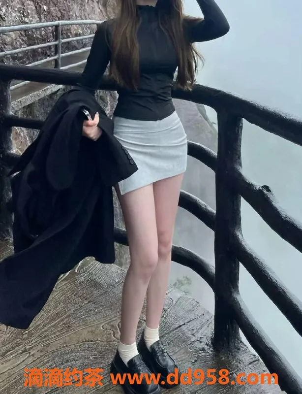 深圳楼凤-福田痞痞，制服诱惑，1100P舌吻服务