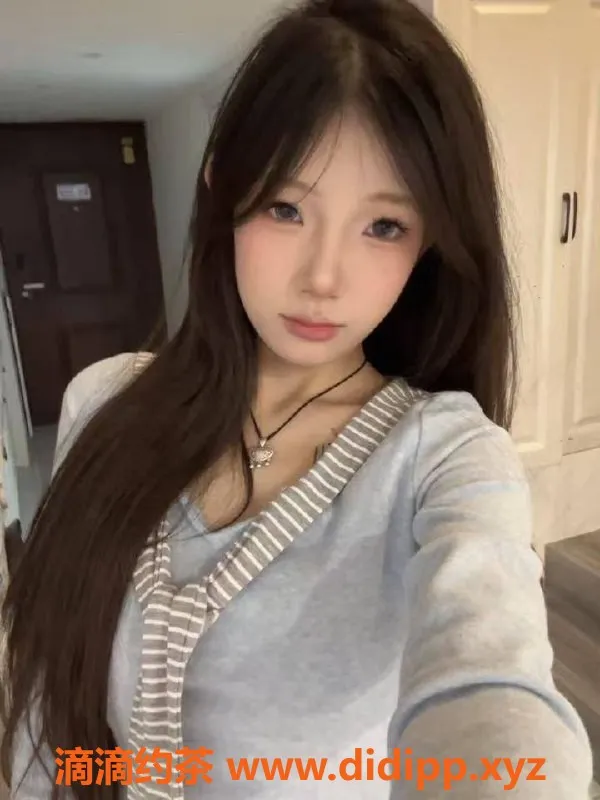 成都楼凤-成华区高颜值18岁童颜妹子，身材C杯