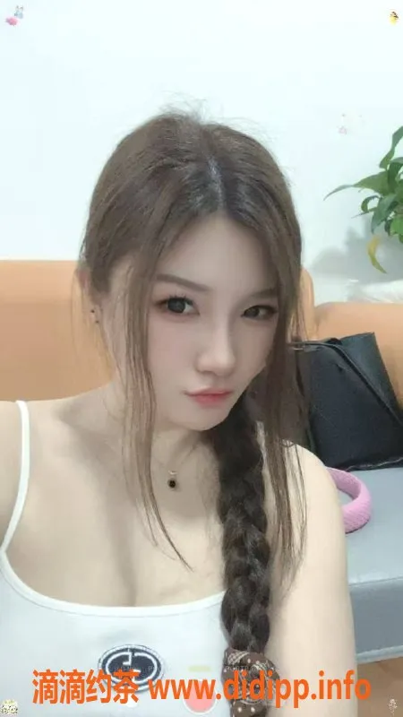 北京楼凤-朝阳巨乳“奶白”24岁165cm E杯温柔可爱