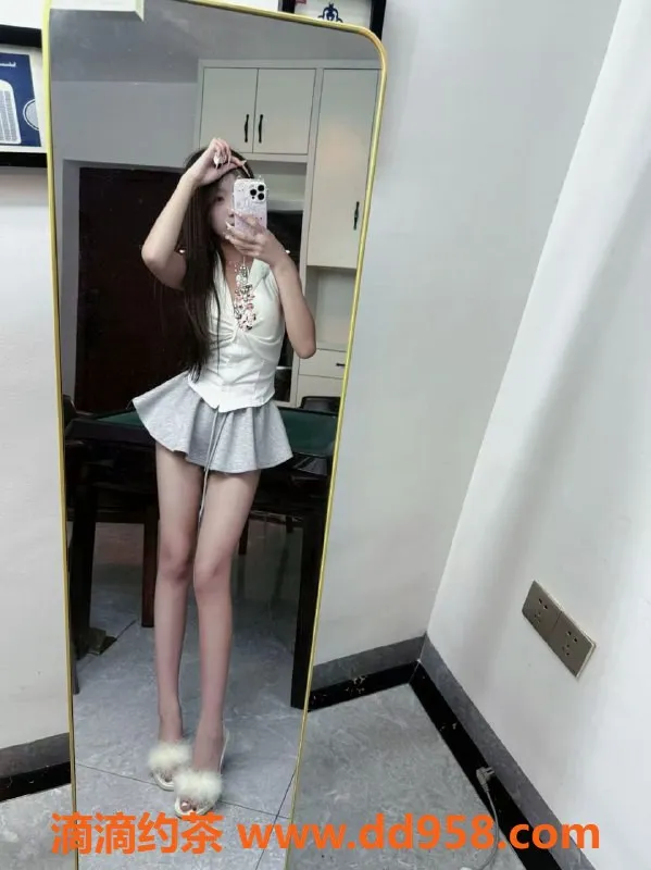 无锡上门服务-锡山区高颜值乔乔，165cm/43kg，陪浴/舌吻服务