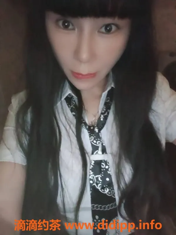 广州楼凤-禅城大骚货，400元畅享鸳鸯浴服务