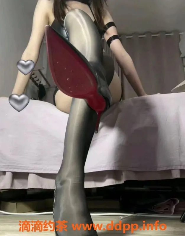 深圳抓龙筋-深圳美少女高端丝足SM抓龙筋工作室