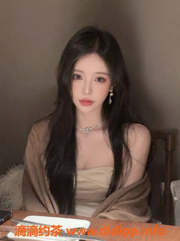 温州楼凤-温州嫩妹嘉欣 167cm 51kg B胸 提供鸳鸯浴服务