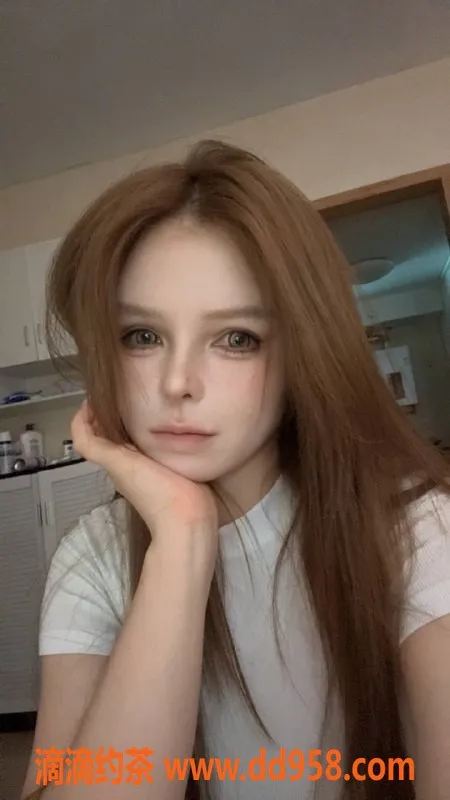 广州楼凤-越秀地区大胸美眉Alisa，12P等你来体验！