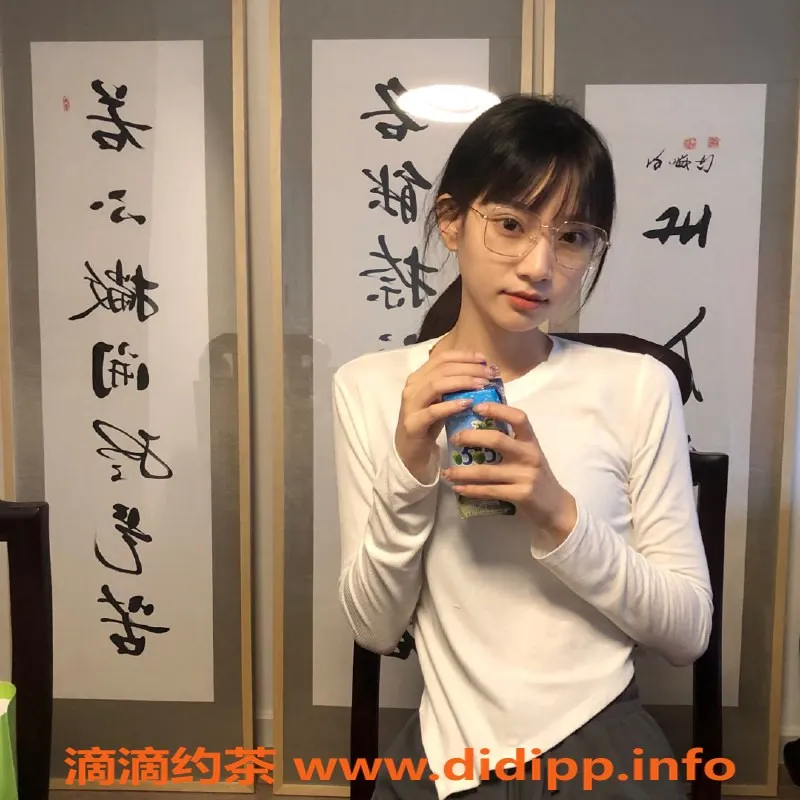 广州楼凤资源信息,天河嫩妹姗姗，8P鸳鸯浴服务体验