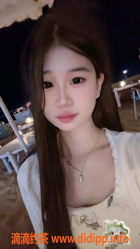 无锡上门服务-锡山区米彩，167CM43kg高颜值嫩妹陪浴