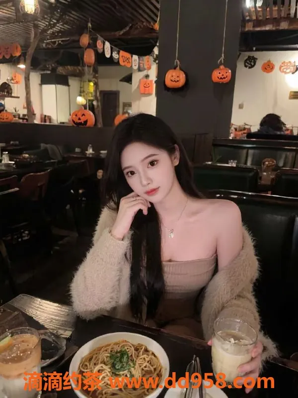 无锡楼凤-梁溪区31号榨汁机，173cm/53kg/D+高颜值美眉