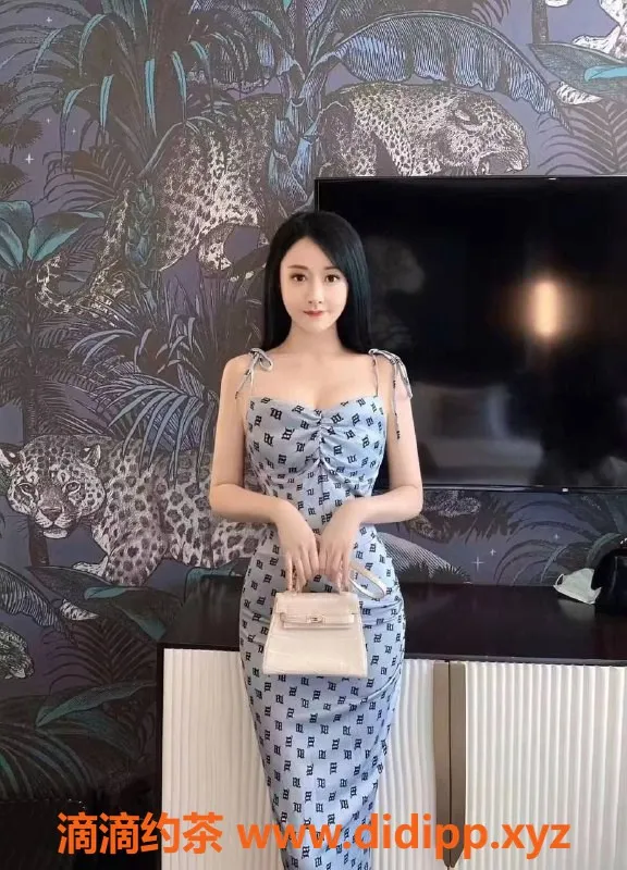 深圳楼凤-福田依依，舌吻、水床，双飞900P体验