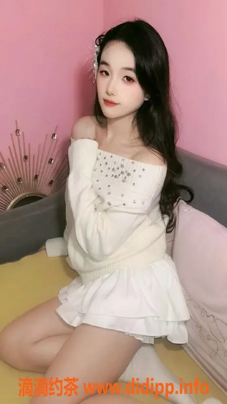 深圳楼凤-福田恋恋：900元享鸳鸯浴与舌吻服务