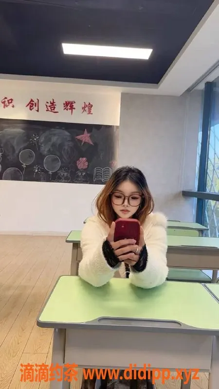 东莞楼凤-南城梦瑶在校兼职，服务超值体验