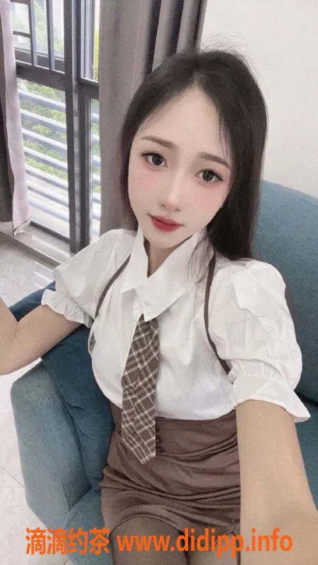 深圳楼凤-南山草莓，160高B罩杯，舌吻服务