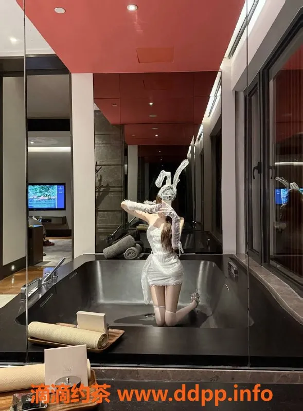 广州楼凤-白云小甜妹，800元享舌吻69服务