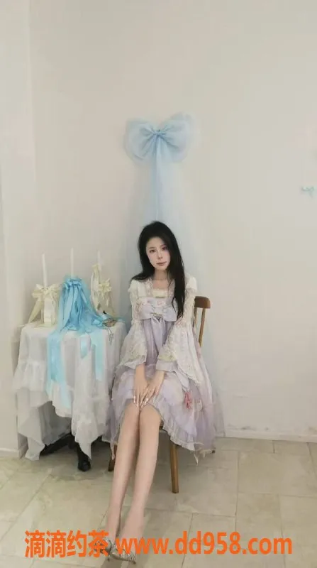 广州楼凤-白云小甜妹，800元享舌吻69服务