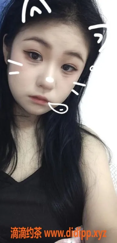 成都楼凤资源信息,天府三街鱼妹，18岁微胖嫩妹，600元/50分钟