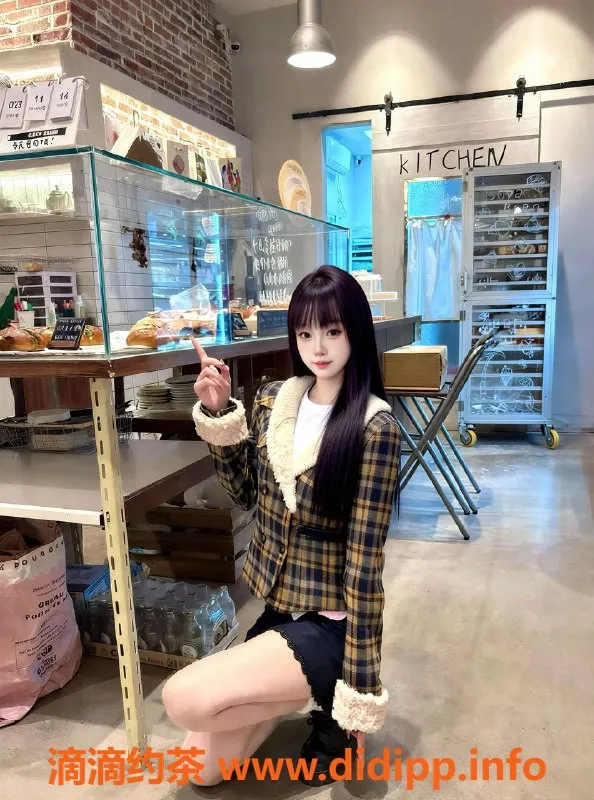 广州楼凤-天河御姐可可，7P体验，舌吻鸳鸯浴