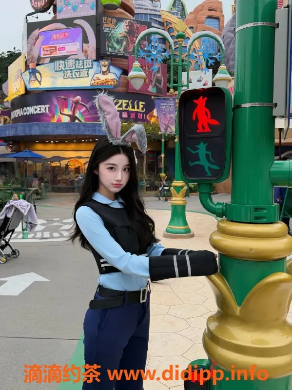 无锡楼凤-锡山区高颜值陪浴 安图165cm 40kg 仅需1200p