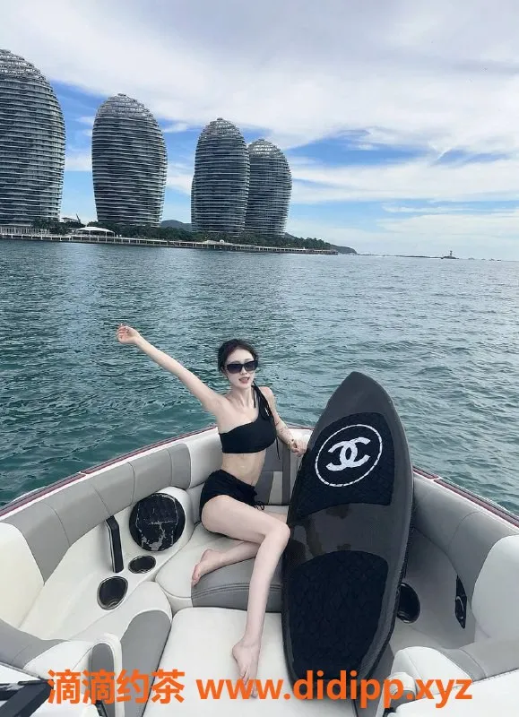 常州楼凤-常州悦霂嘉源酒店找夏夏，22岁身高167