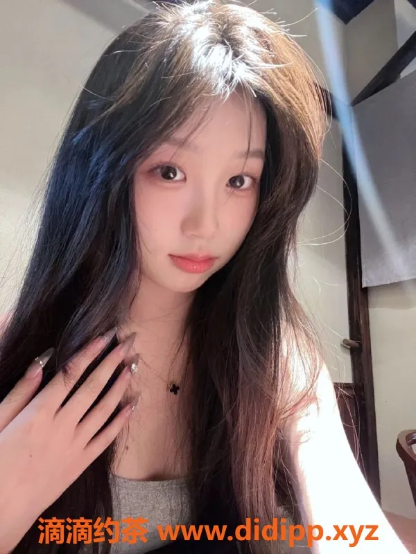 广州楼凤-番禺区瑾然，20岁165cm，超值夜课体验