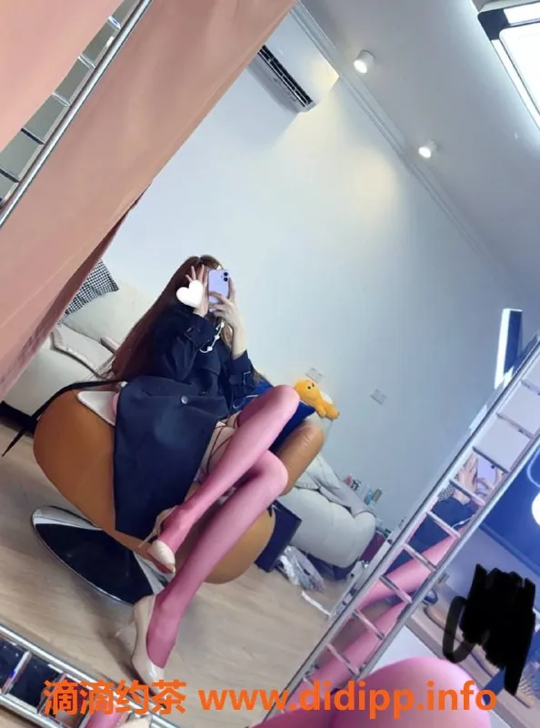 广州楼凤-天河兔兔，700元享受舌吻69服务