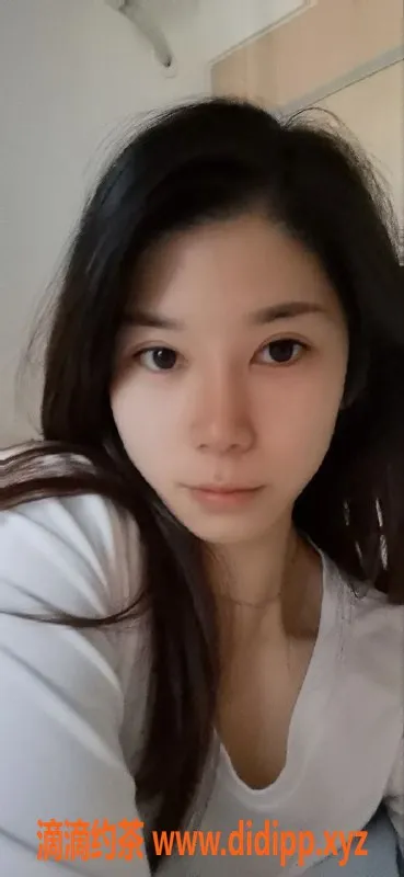 深圳楼凤资源信息,罗湖大美美，1200p体验，制服服务超赞！