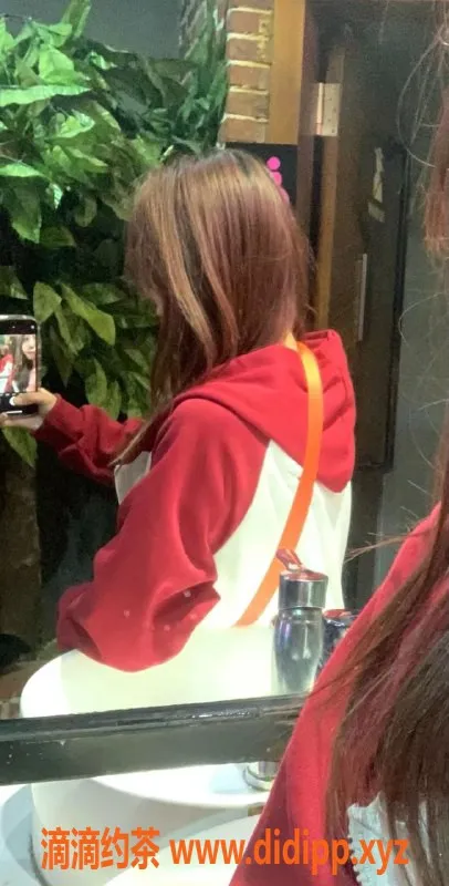 成都楼凤-成都旺旺，16岁匀称美少女，亲密服务600元起