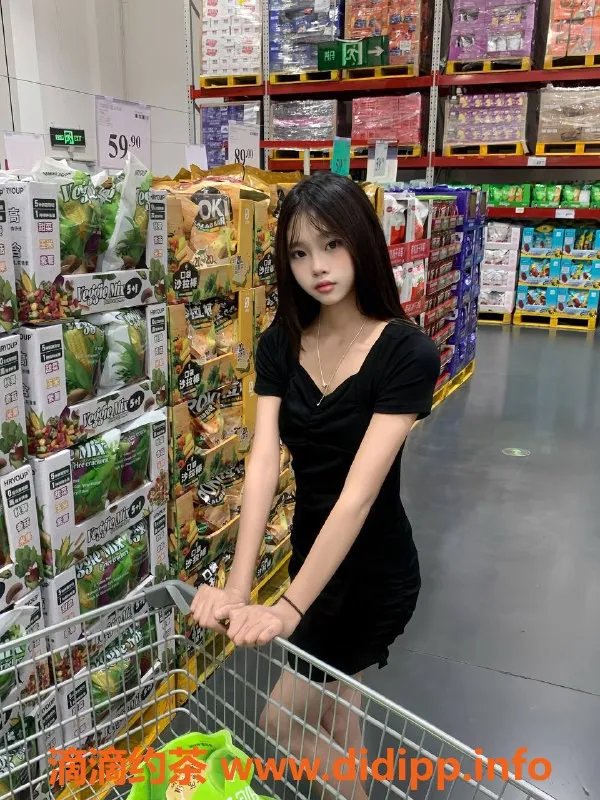 深圳楼凤-罗湖灵儿，900p超值体验等你来！