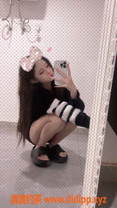 广州楼凤-天河果果，700元服务，丝袜嫩妹等你体验