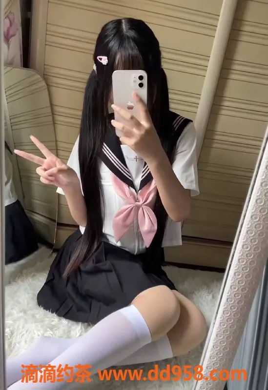 广州楼凤-天河张驰，1300元嫩妹鸳鸯浴服务