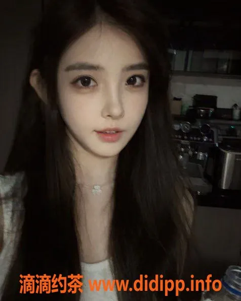 深圳楼凤-罗湖小小酥，600元私密服务，热情互动！