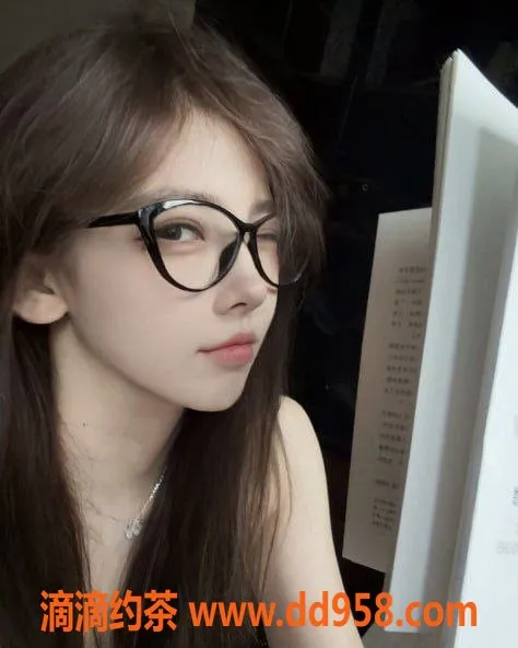 深圳楼凤-罗湖小小酥，600元私密服务，热情互动！