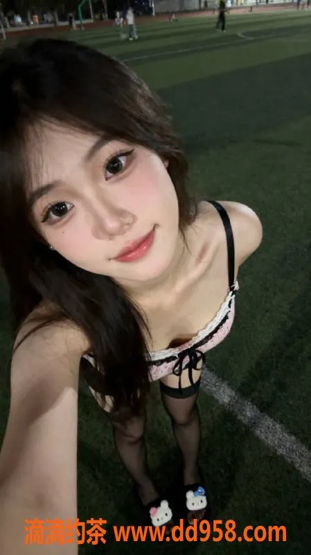 深圳楼凤-罗湖小雅，1200元舌吻与制服诱惑套餐