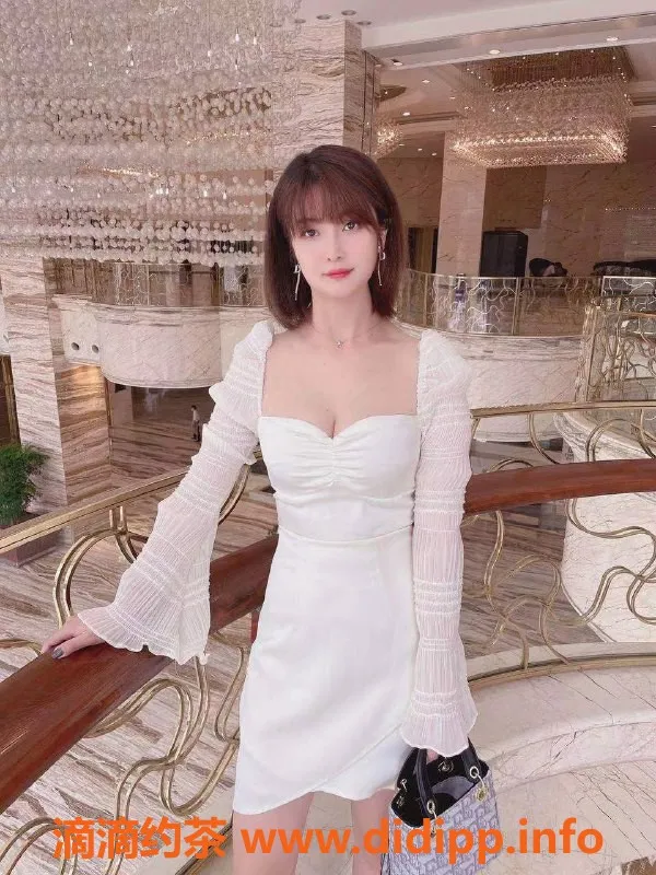 成都楼凤-青羊区雨点半套服务，性价比超高！