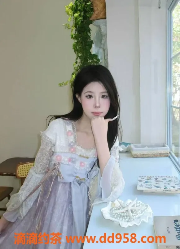 广州楼凤-天河小白：800元嫩妹，鸳鸯浴体验