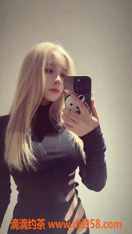 昆明楼凤资源信息,盘龙区嫩妹贝贝，900元口交舌吻服务