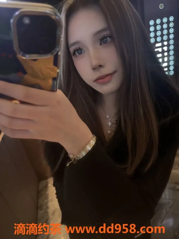 昆明楼凤-盘龙区嫩妹贝贝，900元口交舌吻服务