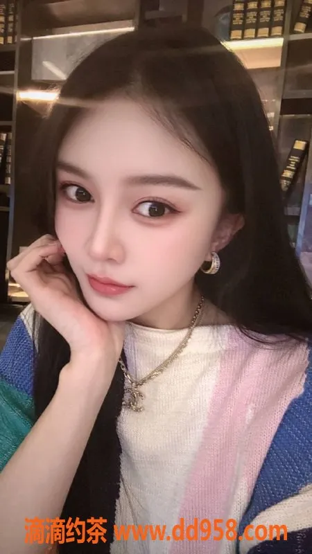 广州楼凤-天河半夏，巨乳御姐等你体验！