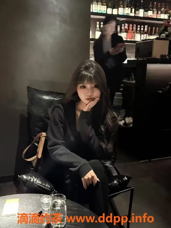 北京楼凤-成寿寺奶芙，18岁168cm，茶费只需8元