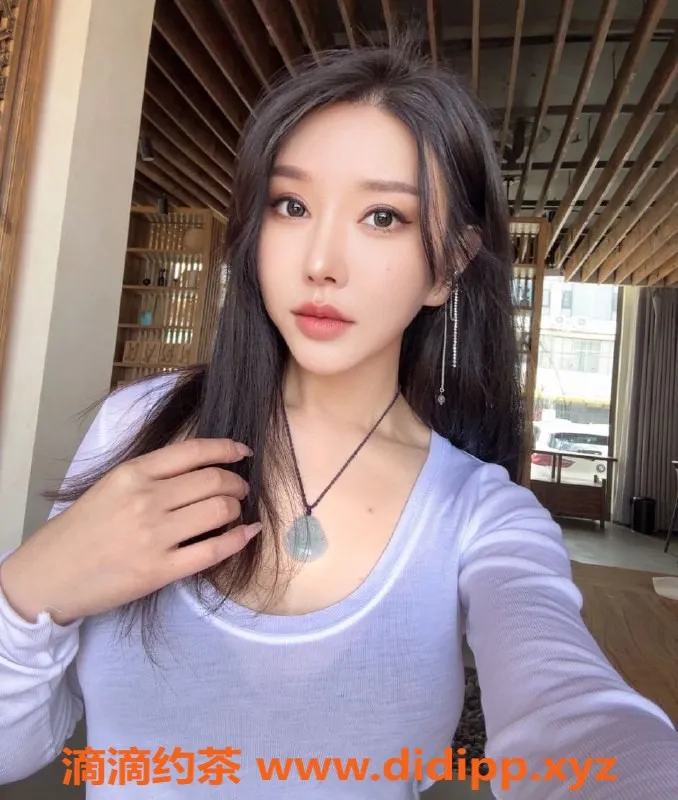 上海楼凤-徐汇莎拉，退役空姐，169cm长腿美女